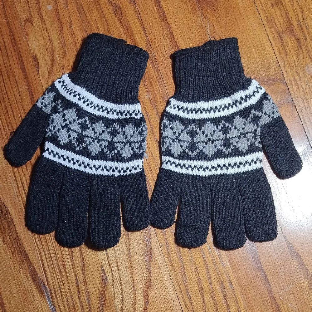 Black, White and Gray Patterned Gloves BRAND NEW